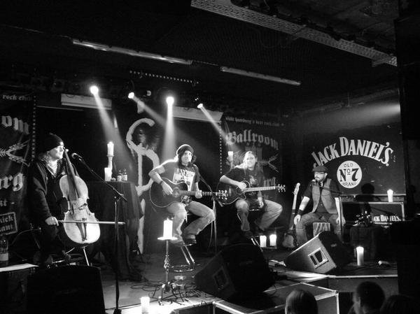 40223_423629558121_407778_n